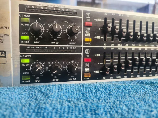 Equalizador Behringer FBQ3102 ( Leia a descrição)