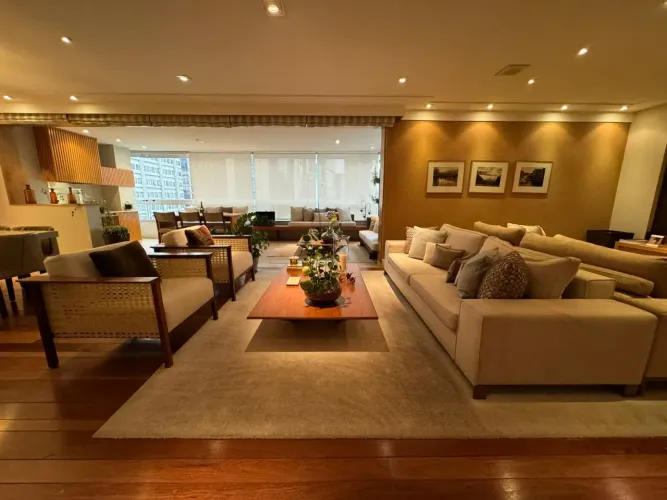 Apartamento reformado e mobilado p/ aluguel c/ 190 m² - 3 suítes e 3 vagas no Itaim Bibi -