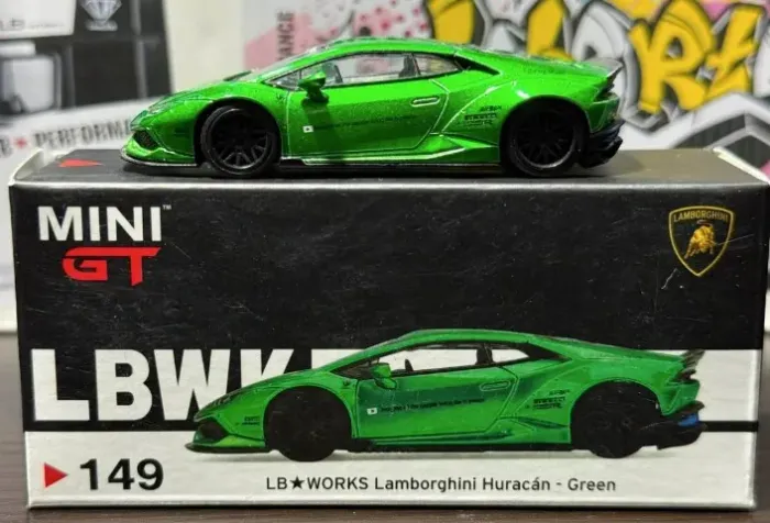 Mini GT Lamborghinis numero 149 (Green), 190 (Magic bronze) e 193 (Bologna Airport)
