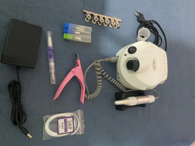 Motor porquinhos e produtos pra unhas