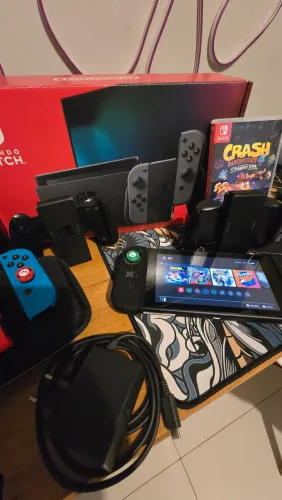 Nintendo switch + jogo crash Bandicoot 4 e controle extra