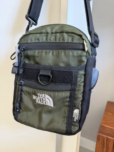 Bolsa Tiracolo The North Face Verde Musgo (22x25cm). Ótimo estado! 
