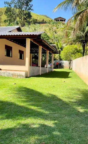 Casa com quintal grande em Alto Pongal 