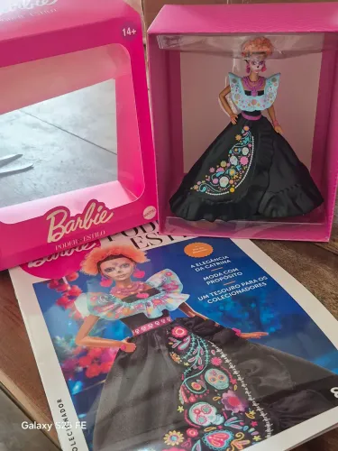 Barbie poder e estilo dia dos mortos colecionador (nao e barbie mattel) item decorativo