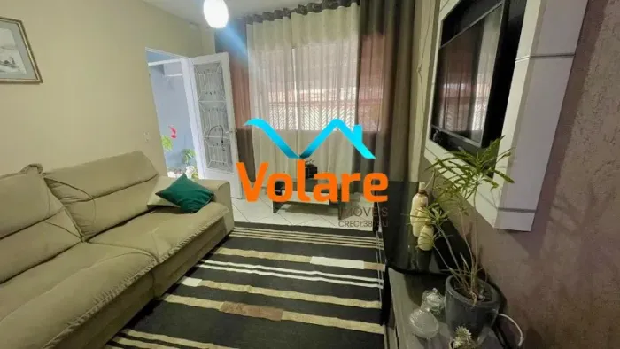 Casa à venda na Vila Yolanda, Osasco-SP: 3 quartos, 2 salas, 1 banheiro, 2 vagas de garage