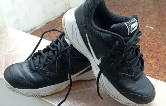 Tênis Nike Court preto e branco
