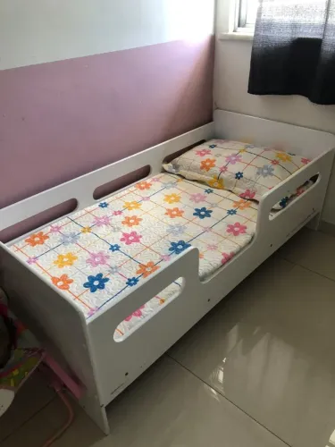 Mini cama infantil com pé 