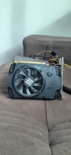 Placa de video gt730 2gb