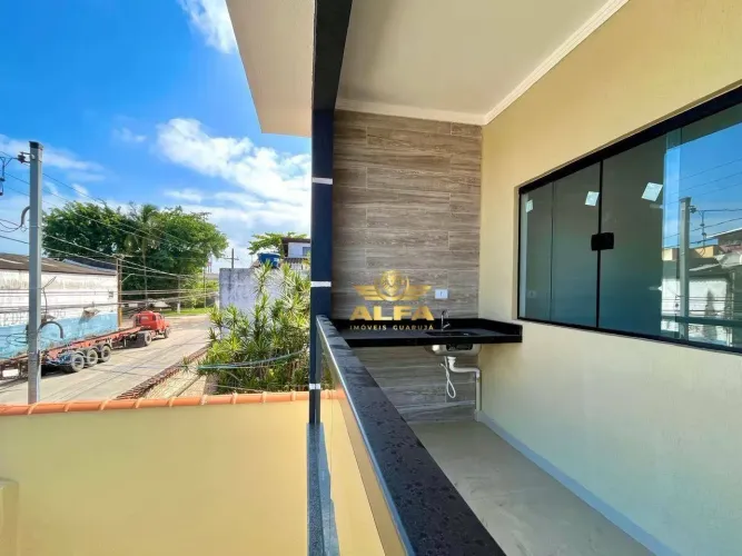 Sobrado com varanda gourmet e 2 dormitórios no Jardim Boa Esperança Alfa Imóveis Guarujá