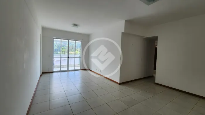 Apartamento | 2 Quartos (terceiro reversível) | 113m² | Bairro do Alto codigo: 352530