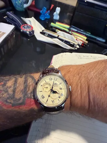 Orient Classic Sun & Moon da família ET0P, automático, com calibre 46B46, 22 jewels