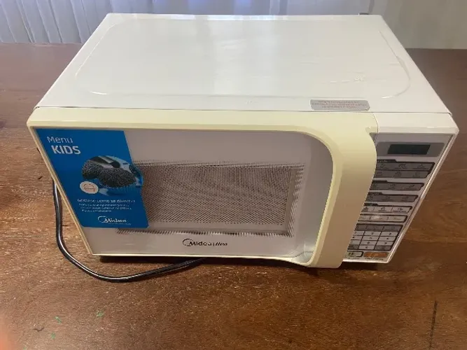 Microondas Midea liva volume total 20 litros, volume útil 10 ltrs