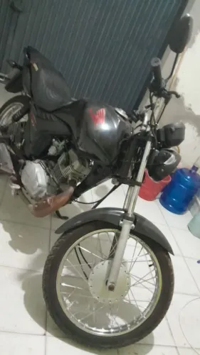 VENDO ESSSA MOTO CG FAM 125 PATISDA ELÉTRICA