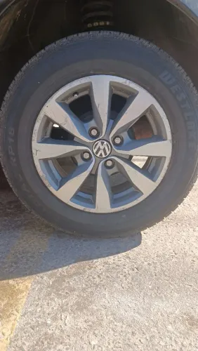 4 rodas aro 14 com Pneus em bom estado