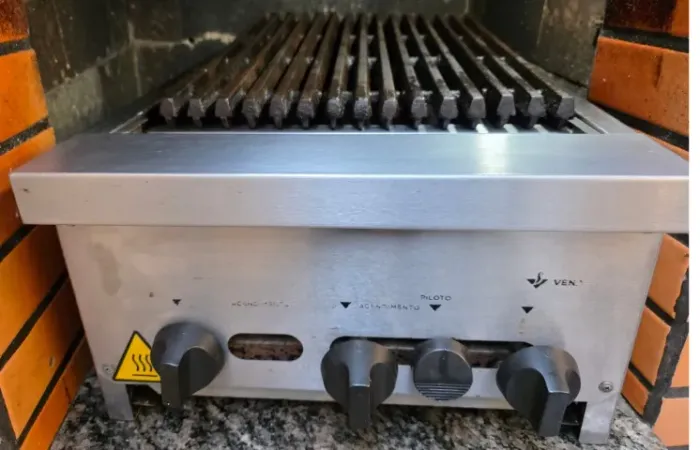Churrasqueira Charbroiler a gás Venâncio - Grelhador - Leia o anúncio