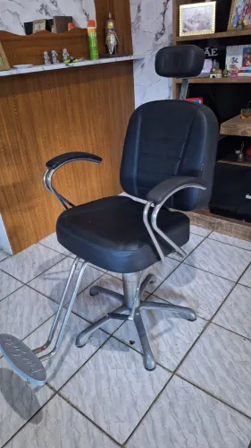 Cadeira hidráulica e lavatório 