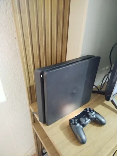 Ps4 slim com 5 jogos