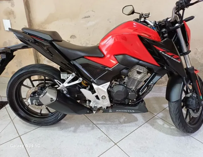 Moto em perfeito estado
