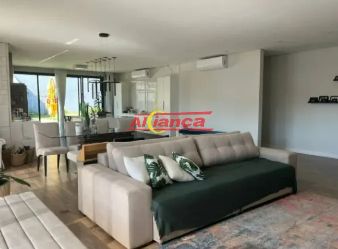 Casa moderna em condomínio com 4 dormitórios e piscina aquecida em Atibaia