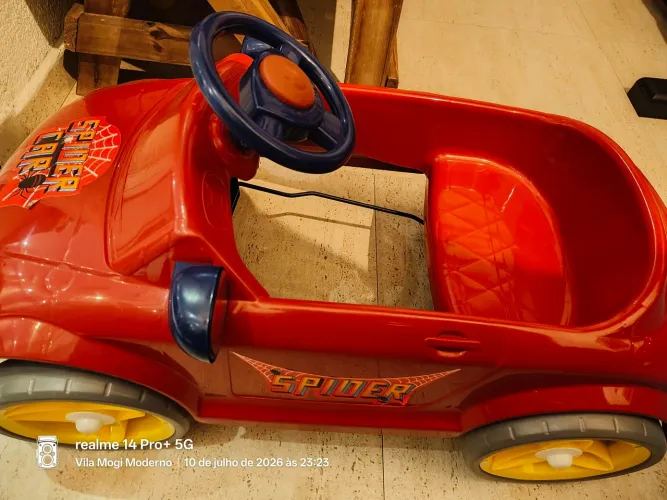 Carrinho Spider Car Homeplay com Pedal acompanha capacete