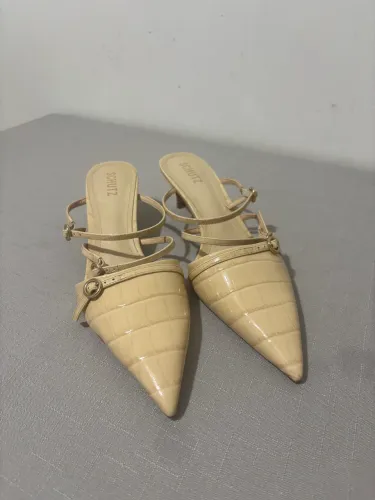 Scarpin Slingback Schutz Lessie Mid