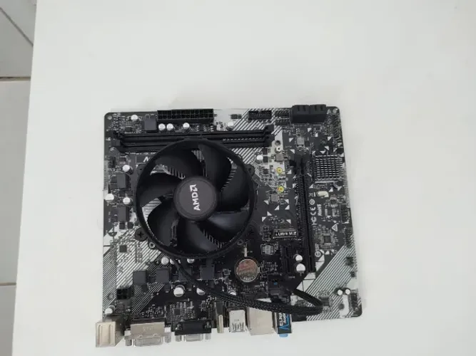 Placa-mãe Asrock A320M-HDV AM4/DDR4 com Ryzen 3 3200G + cooler incluso