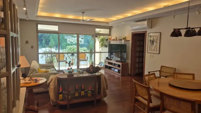 Apartamento 143m²| 3 quartos, 1 suíte | Cosme Velho - Zona Sul, RJ