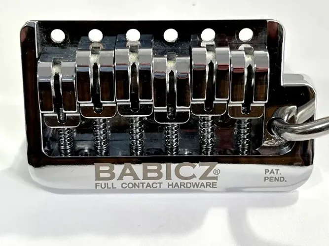 Ponte Tremolo Cromada Babicz Full Contact FCH para Guitarra Stratocaster