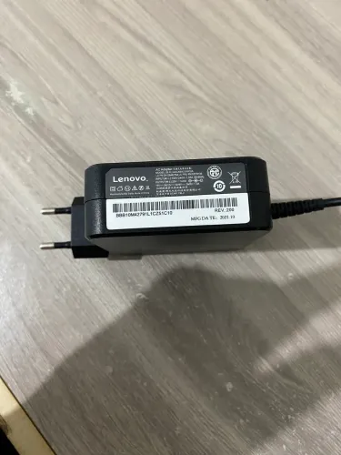 Carregador Lenovo 20V - Novo / Pouquíssimo uso