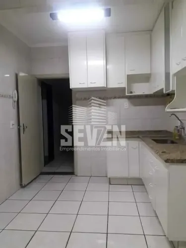 Sobrado à Venda na Vila Pacífico Com 3 quartos