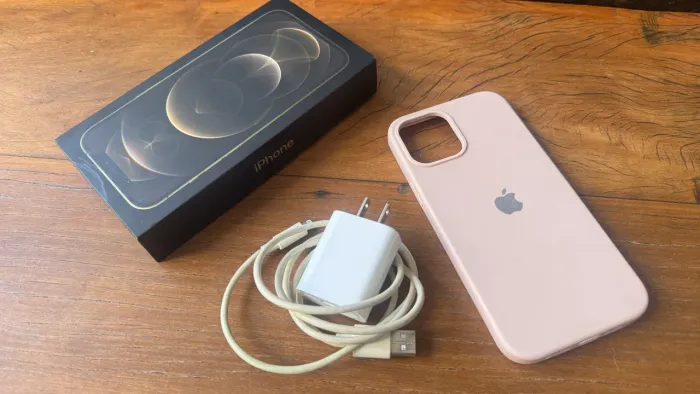 iPhone 12 ProMax 256gb - Dourado