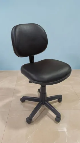 Cadeira Executiva em courrissimo preto 