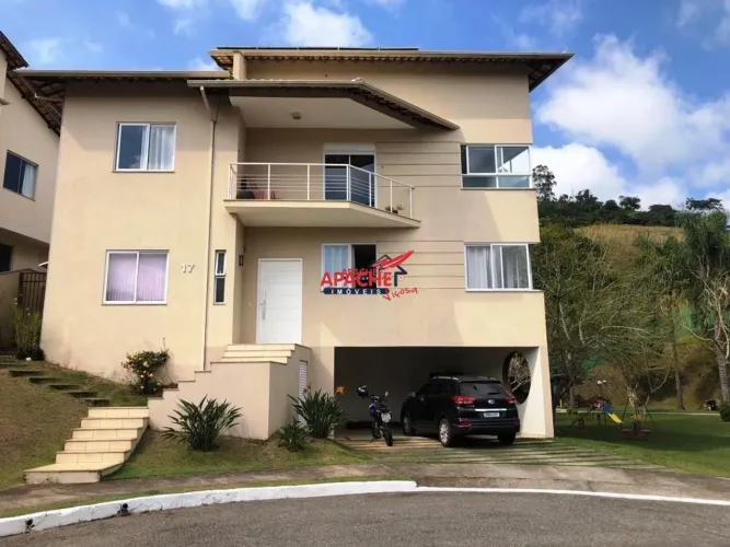Casa para venda, no Condomínio Residencial Monte Verde, em Viçosa - MG.