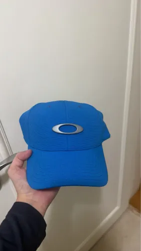 boné oakley tincan