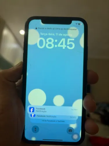 VENDO IPHONE 11 PRETO MUITO NOVO COM CARREGADOR