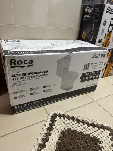 Roca Kit Vaso Sanitário com Caixa Acoplada e Assento Soft Close Square