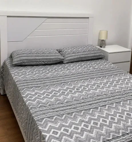 Cama de Casal Branca em Madeira MDP/MDF