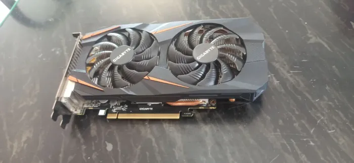 Placa de vídeo gt1060 5gb.