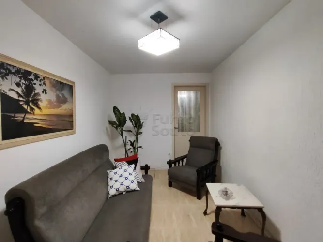 Casa à venda no Centro próximo a Juscelino Kubitschek, 2 dormitórios!