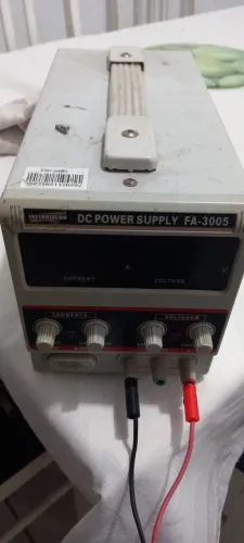 Vendo fonte de bancada.