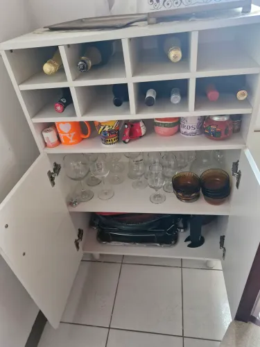 Móvel aparador/vinhos