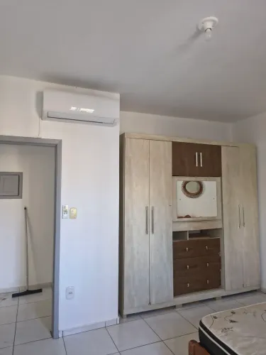 Locação anua1 quarto no centro de balneário Camboriú valor 3000 reais