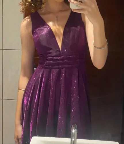 Vestido de formatura roxo brilhante