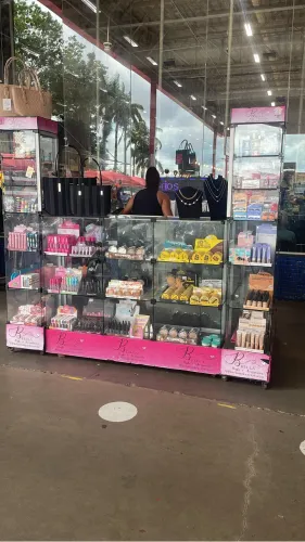 Vendo Quiosque de Maquiagem Completo