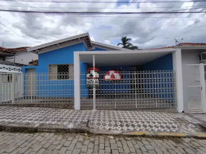 Casa Padrão em Pindamonhangaba