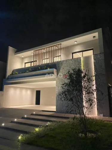 BELISSIMA CASA JARDINS CAPRI Casa em Condomínio com 4 Quarto(s) e 5 banheiro(s) à Venda, 2