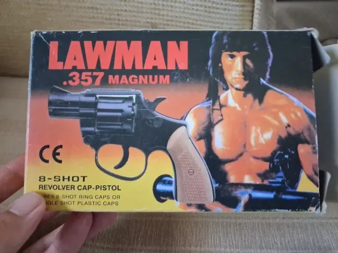 Rambo Brinquedo anos 80 na caixa leia