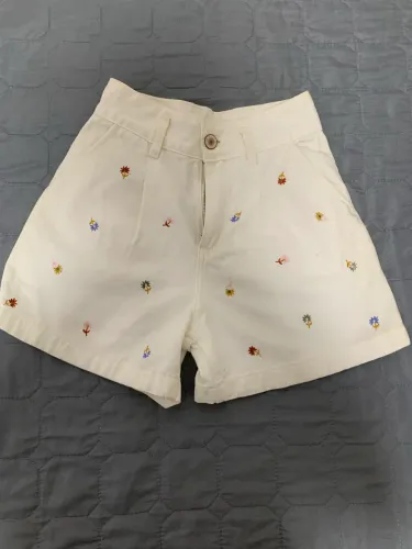 SHORT OFF WHITE FEMININO 