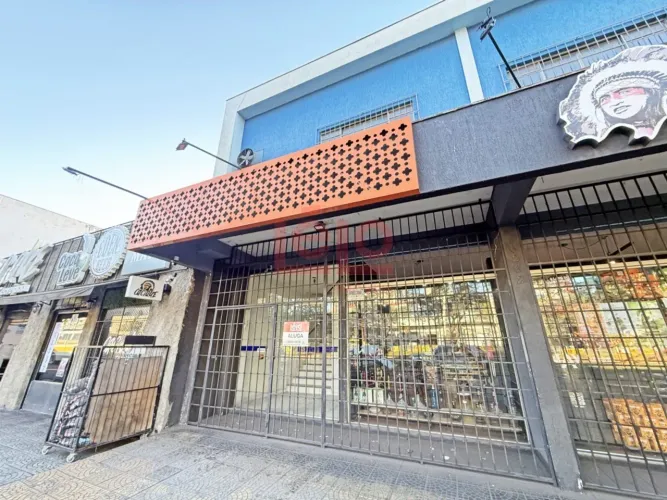 Sala comercial na Avenida Colombo, Zona 07, com 40 m² e pintura nova
