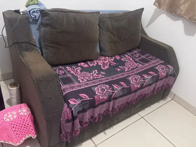 Doação de sofá cama antigo